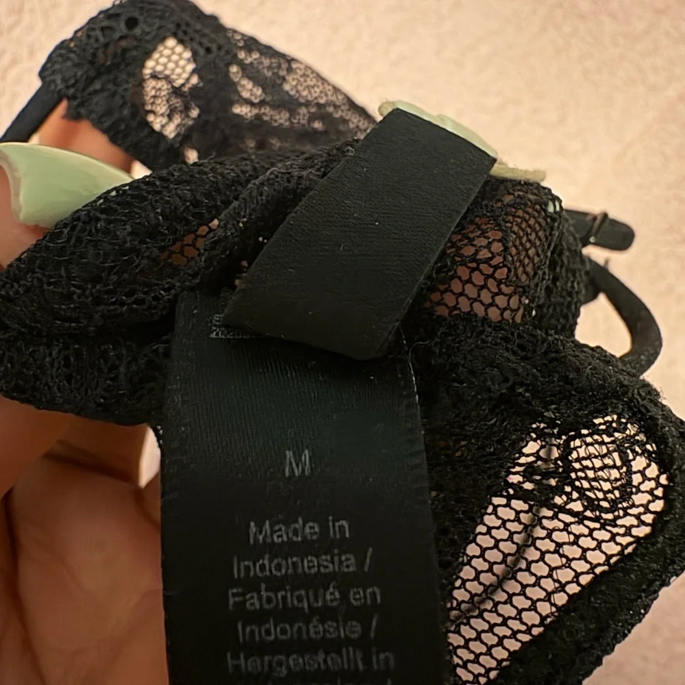 SKIMS micro triangle bralette - Picture 5 of 5